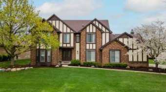 23028 Fox Creek Farmington Hills, MI 48335