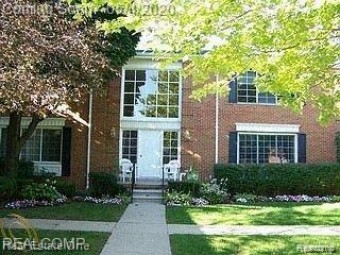 746 E Fox Hills Drive Bloomfield Hills, MI 48304