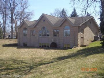 11436 Highland Road Hartland, MI 48353