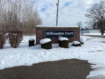 6 Willowdale Court Flint, MI 48532