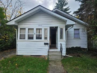 2317 Reid Flint, MI 48503