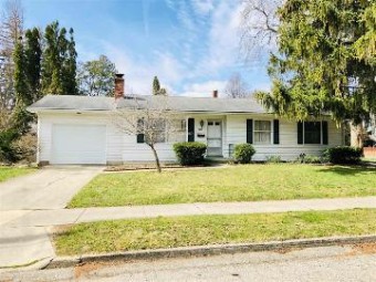 3900 Wildwood Lansing, MI 48910