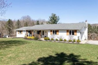 10420 Riverdale Road Middleville, MI 49333