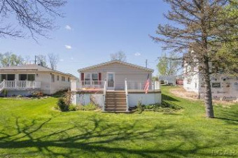 852 Charles Hudson, MI 49247