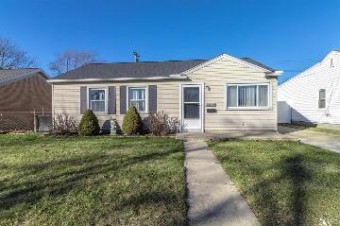 3286 S Stella Trenton, MI 48183