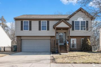 6823 Maplelawn Ypsilanti, MI 48197