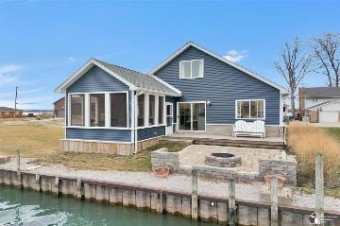 30604 Island Gibraltar, MI 48173