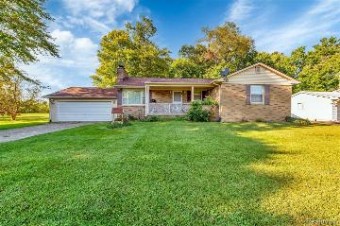 29595 Hickey Rd Chesterfield Township, MI 48051