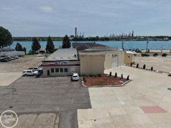 3519 Military Port Huron, MI 48060