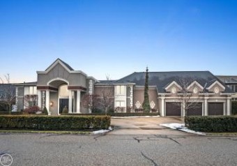 38371 Huron Pointe Harrison Township, MI 48045