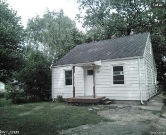 19380 Seminole Redford, MI 48240