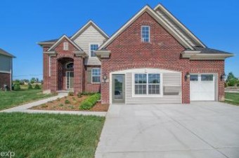 26520 N Creek View Chesterfield Township, MI 48051