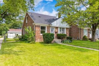 21525 Bournemouth Harper Woods, MI 48225