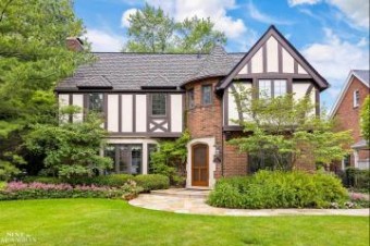 1047 Kensington Grosse Pointe Park, MI 48230