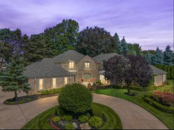 14 Stratton Grosse Pointe Shores, MI 48236