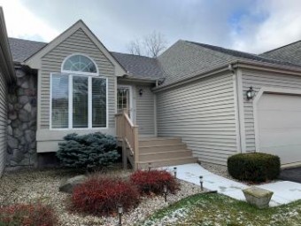 44 E Willow Pond Saginaw, MI 48603