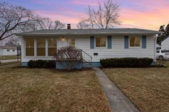 2001 S Brentwood Essexville, MI 48732