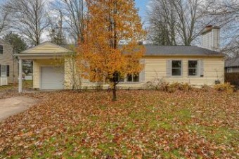 4113 Castle Midland, MI 48640