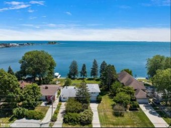 39420 Lakeshore Harrison Township, MI 48045