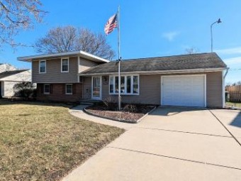 3036 Canterbury Bay City, MI 48706