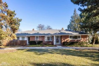 578 Hidden Grosse Pointe Woods, MI 48236