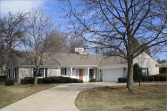 82 Blairmoor Grosse Pointe Shores, MI 48236