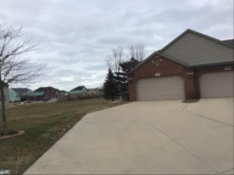 25055 Kerwick Chesterfield Township, MI 48051