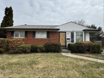 33328 Fraser Fraser, MI 48026