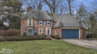 277 Cloverly Road Grosse Pointe Farms, MI 48236