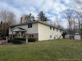 5631 Lapeer Kimball, MI 48074