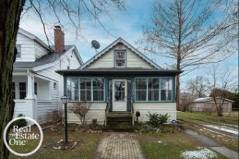 1131 Wayburn Grosse Pointe Park, MI 48230