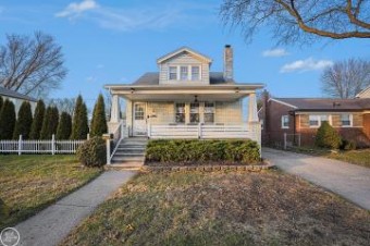 22455 Louise Saint Clair Shores, MI 48081