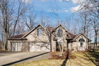 6121 Londonberrie Midland, MI 48640