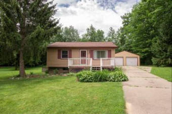 7760 White Birch Farwell, MI 48622