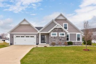 5720 Stone Briar Freeland, MI 48623