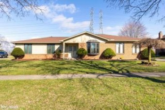 48702 Ben Franklin Shelby Township, MI 48315