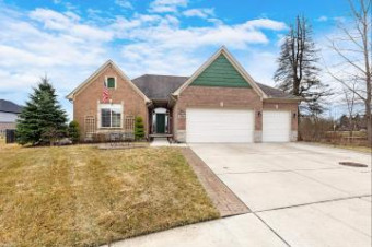 15250 Capella Macomb, MI 48042