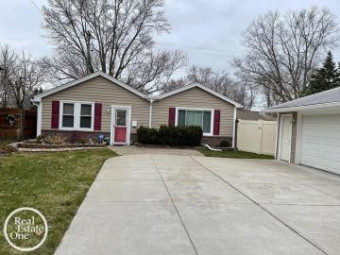 20521 Rosedale Saint Clair Shores, MI 48080