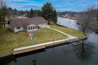 117 Anchor Houghton Lake, MI 48629