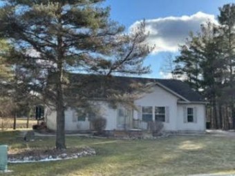 1811 Berkshire Gladwin, MI 48624