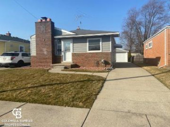 22617 Lake Drive Saint Clair Shores, MI 48082