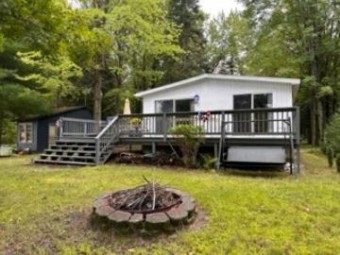 1661 Riverside Gladwin, MI 48624