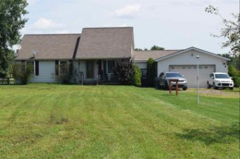 1783 River Bend Fowlerville, MI 48836