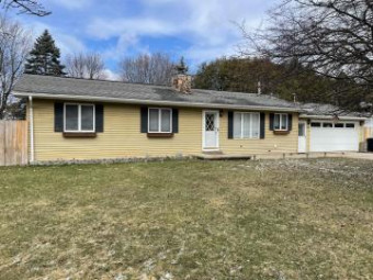 705 Sunset Clare, MI 48617