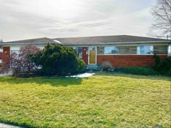 38051 Seaway Ct Harrison Township, MI 48045