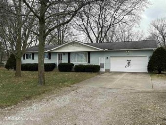 599 N Huron Linwood, MI 48634