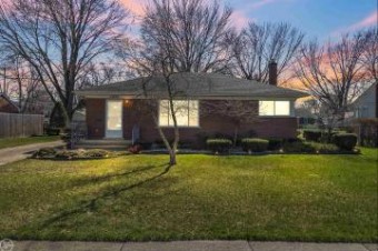 21828 Edgewood Saint Clair Shores, MI 48080