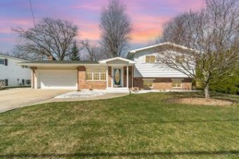 3242 Bangor Bay City, MI 48706