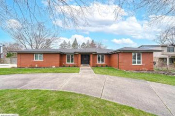 38849 Red Oakes Clinton Township, MI 48036