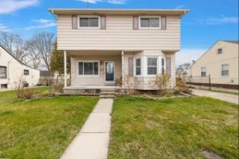 22405 Maxine Saint Clair Shores, MI 48080